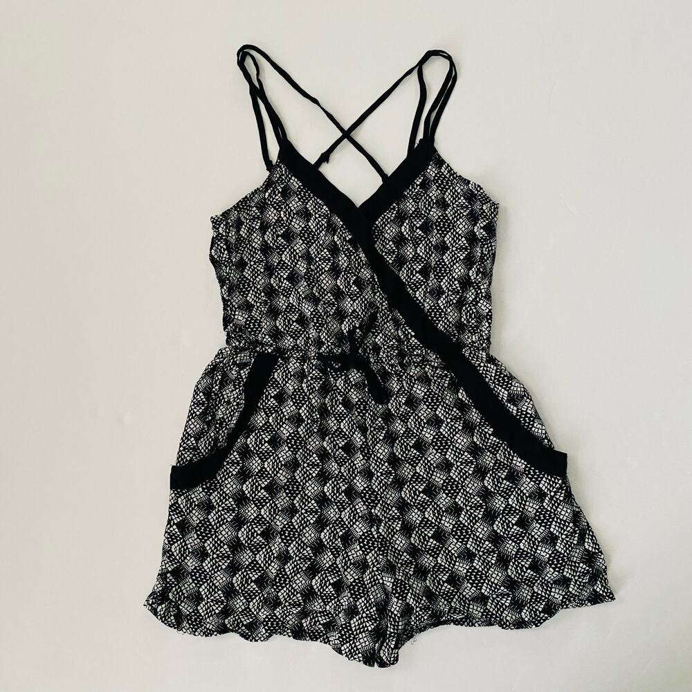 Xhilaration | Romper Drawstring Waist Cross Back GUC M